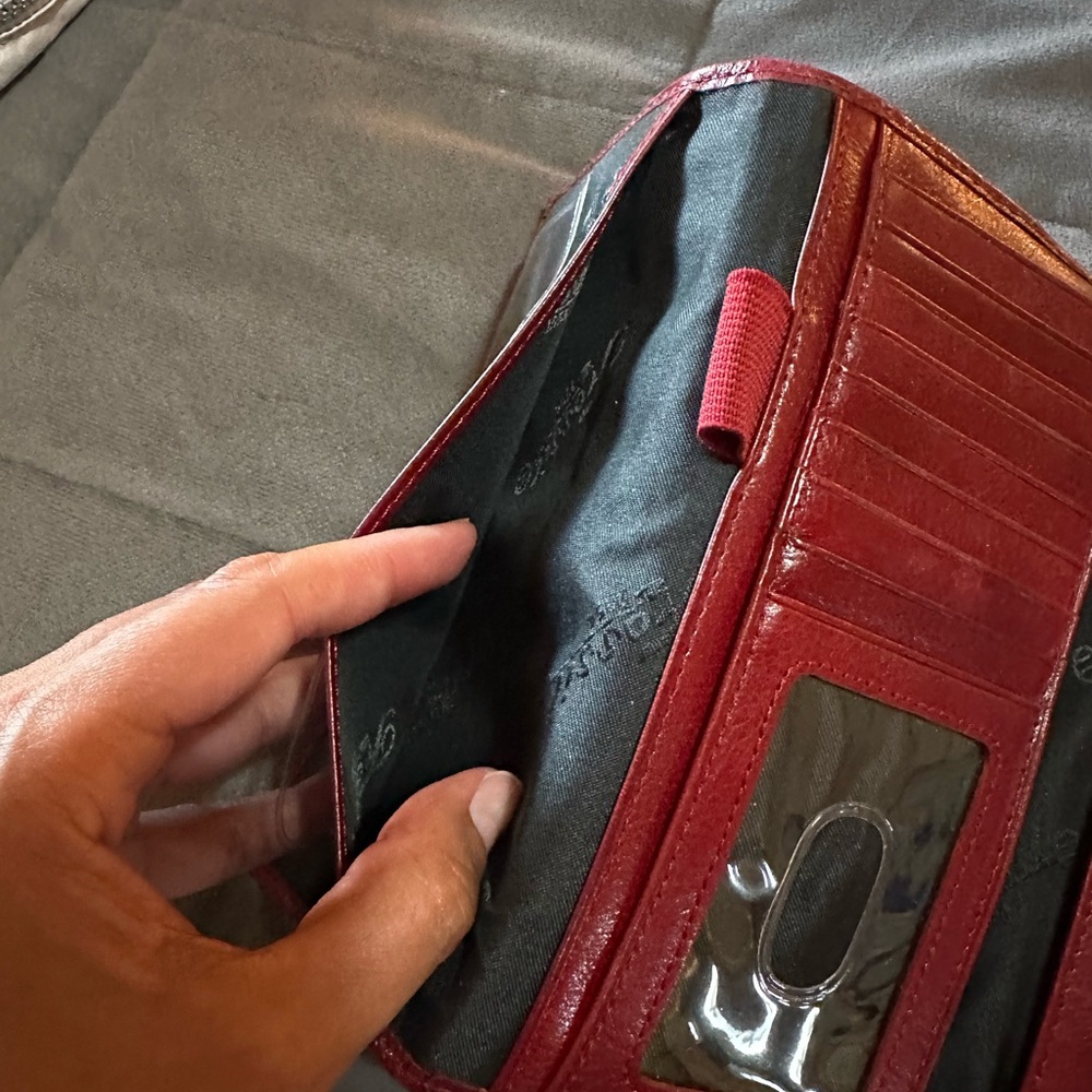 Red Leather FOSSIL Wallet - Picture 6 of 10